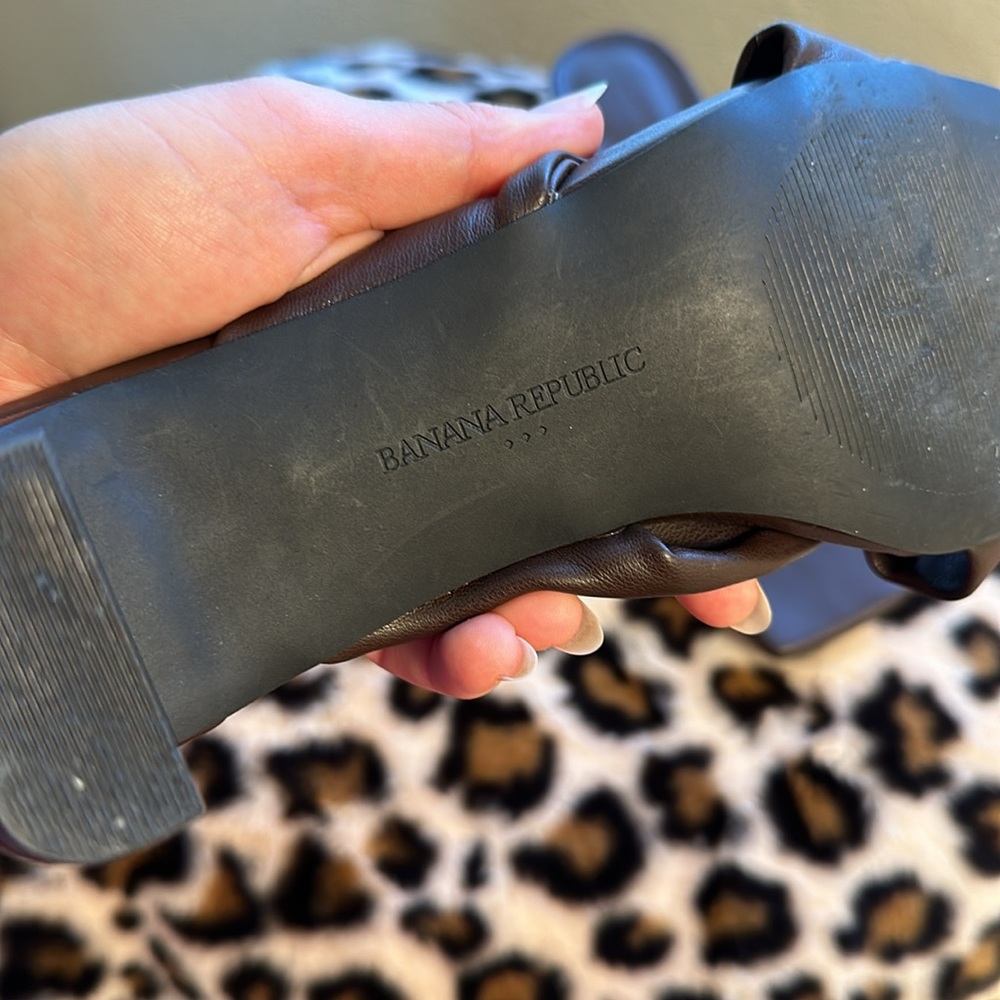 Brown Women's Shoes with Bow Detail - Picture 3 of 4